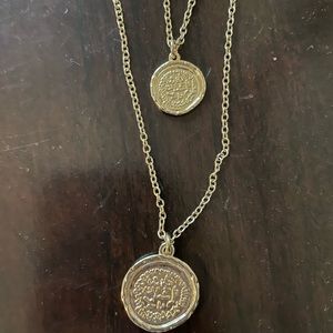 Amber Sceats double coin gold necklace